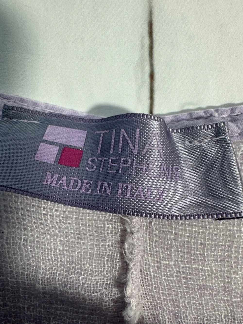 Lavender Tina Stephen’s Linen-Cotton blend round Neck blouse made with n Italy - Picture 2 of 5